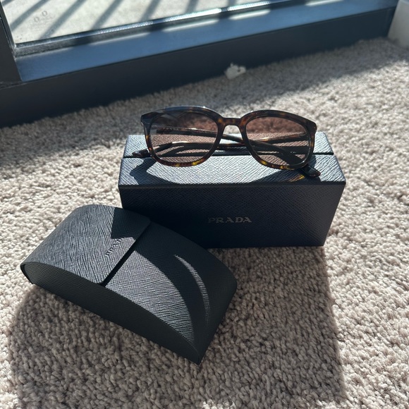 Women’s Prada Sunglasses - Picture 3 of 3